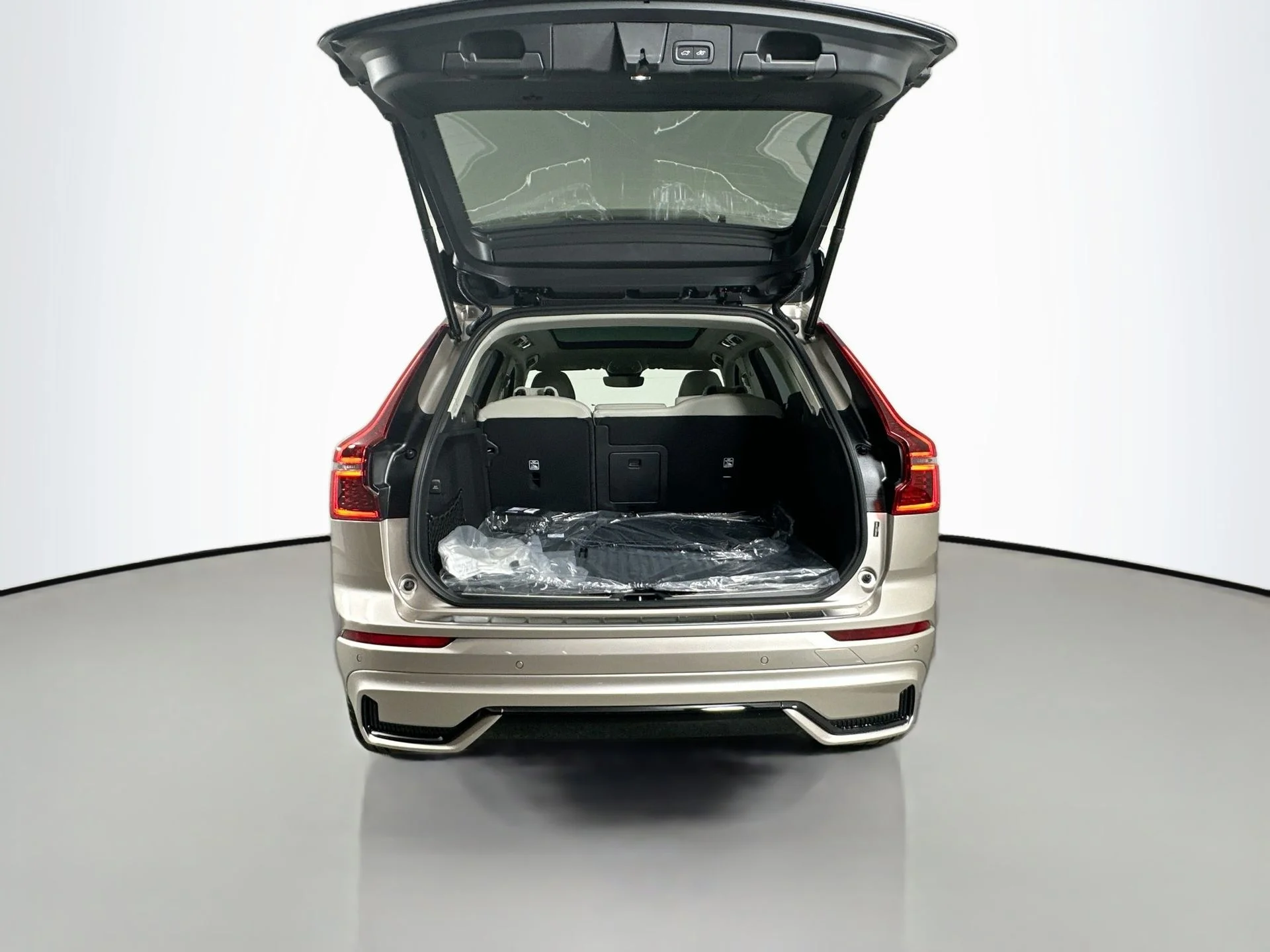 New 2026 Bright Dusk Volvo Ultra image 28