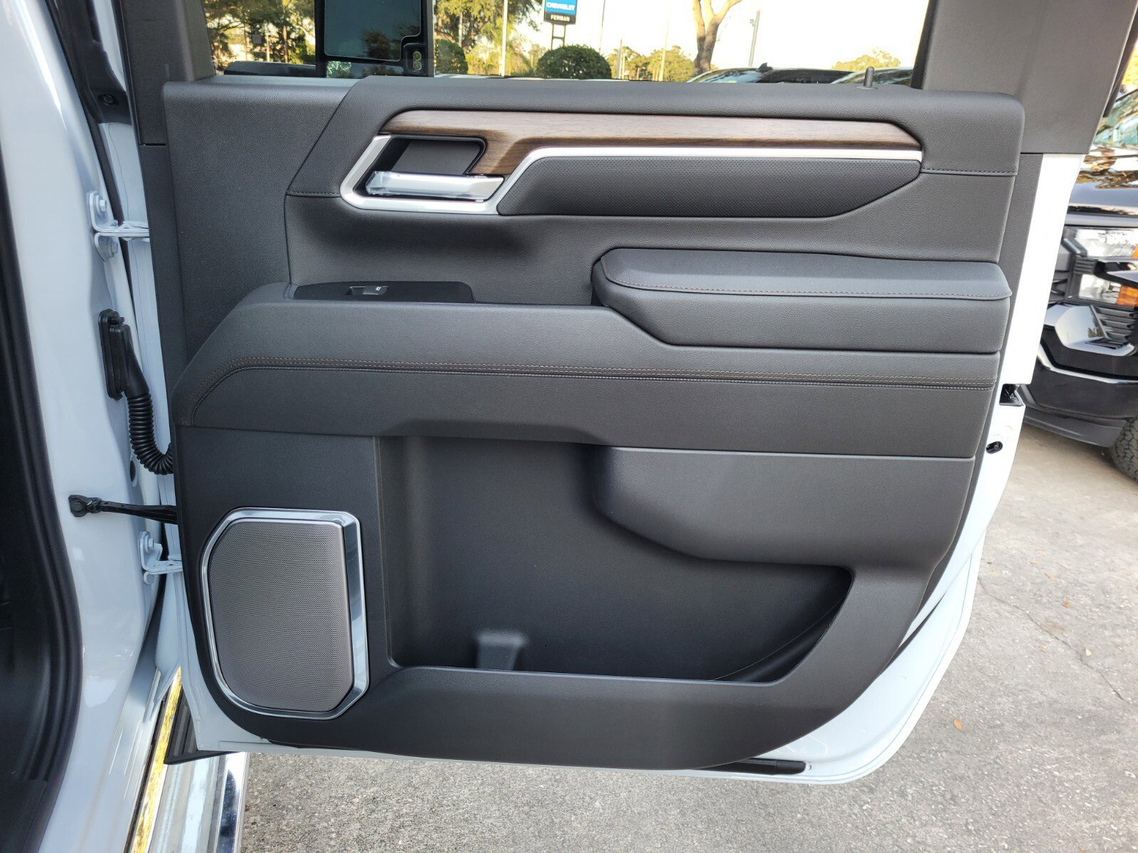 New 2026 Polar White Tricoat Chevrolet High Country image 17