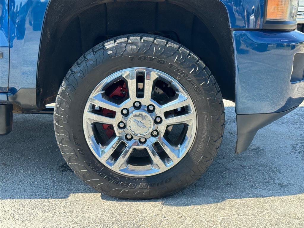 Used 2015 DEEP OCEAN BLUE METALLIC Chevrolet High Country image 9