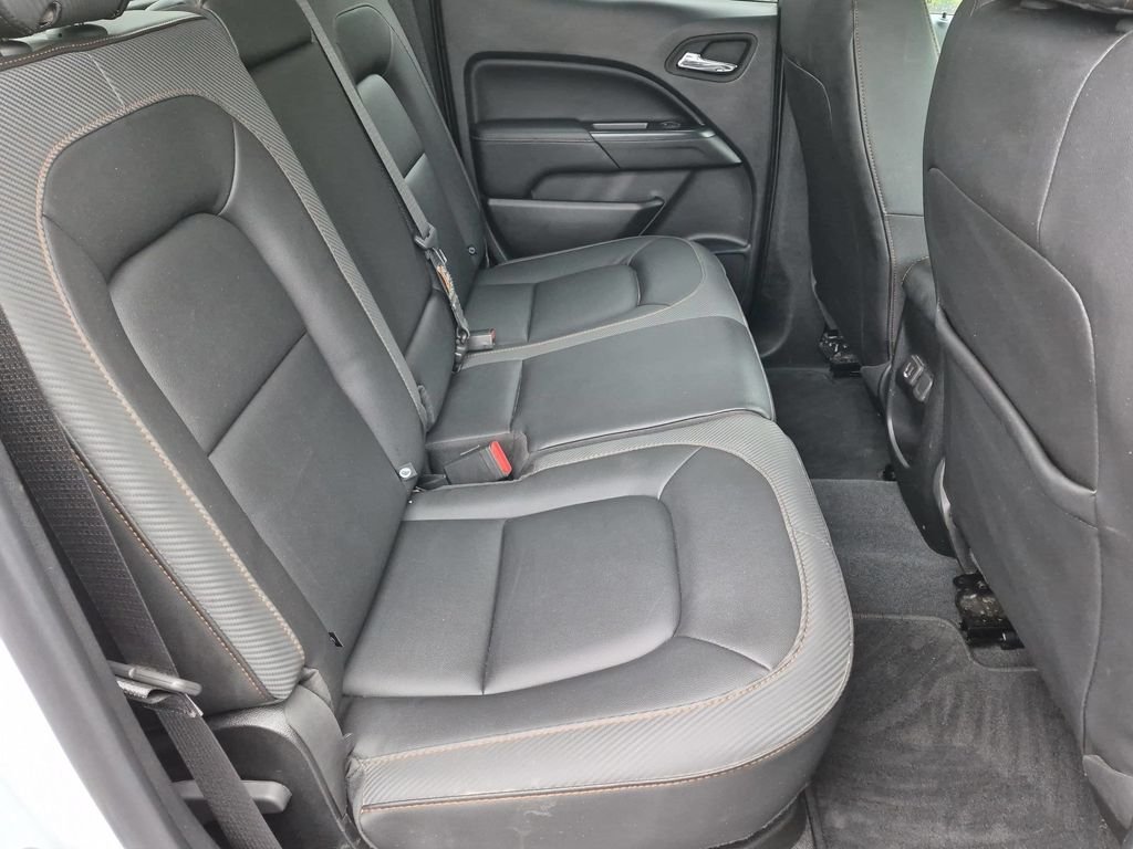 Used 2022 White GMC AT4 w/Leather image 21
