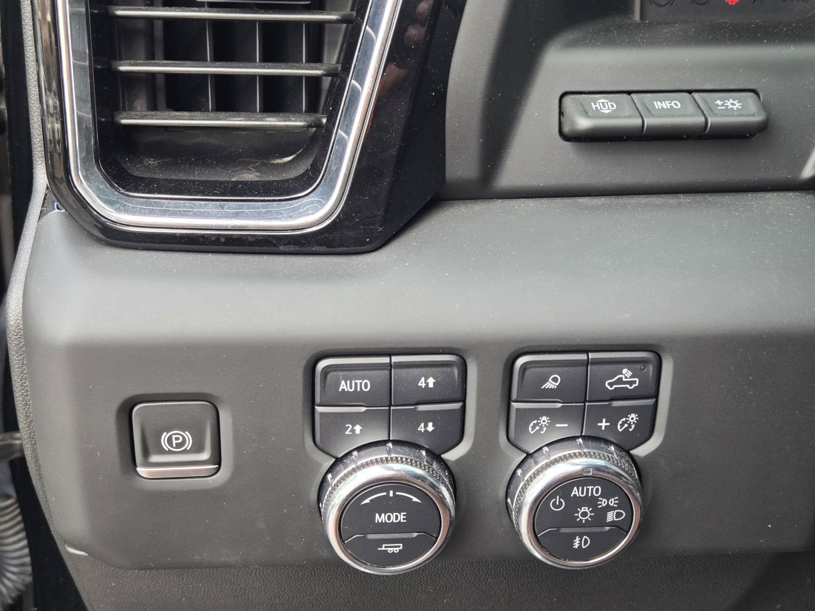 Used 2024 ONYX BLACK GMC Denali Ultimate image 23