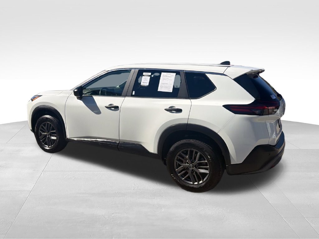 Used 2023 White Nissan S image 3