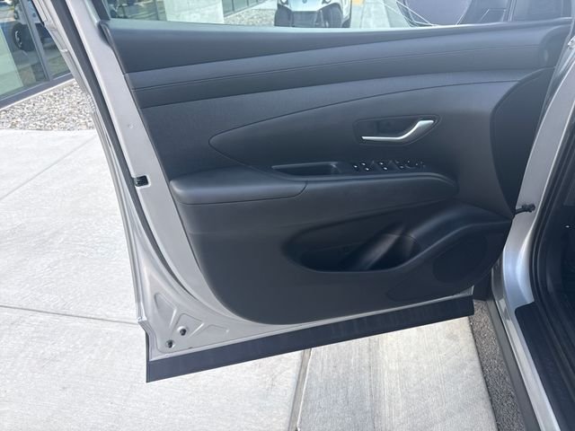 Used 2025 Silver Hyundai SEL Convenience image 12
