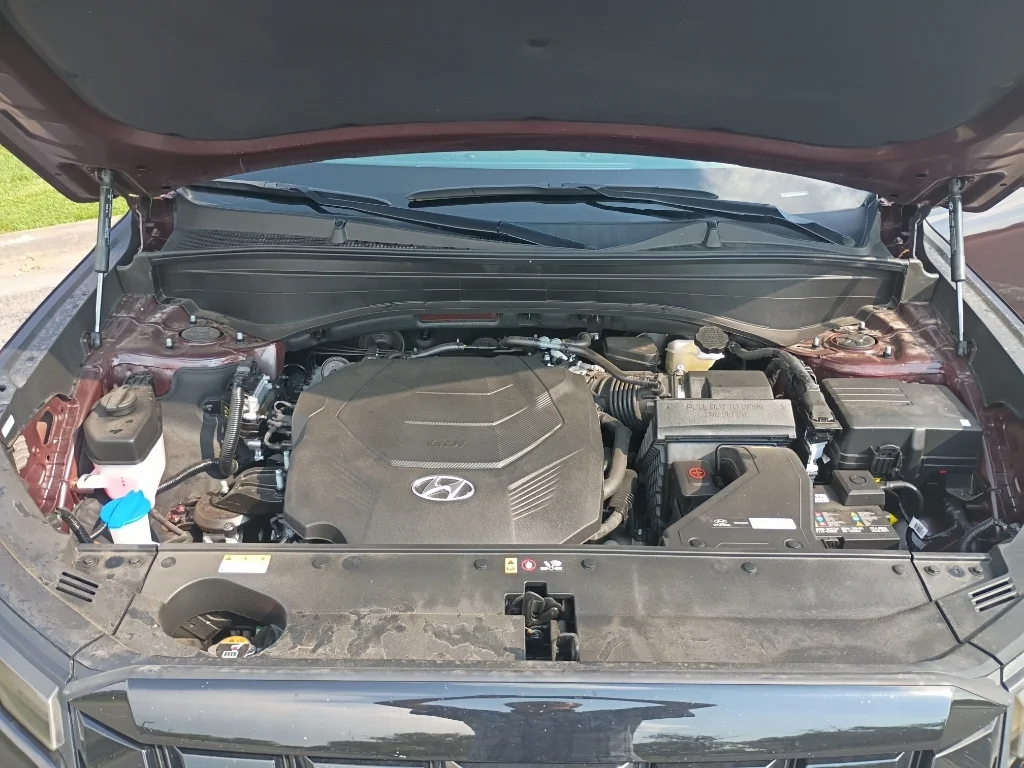 Used 2025  Hyundai SEL image 21