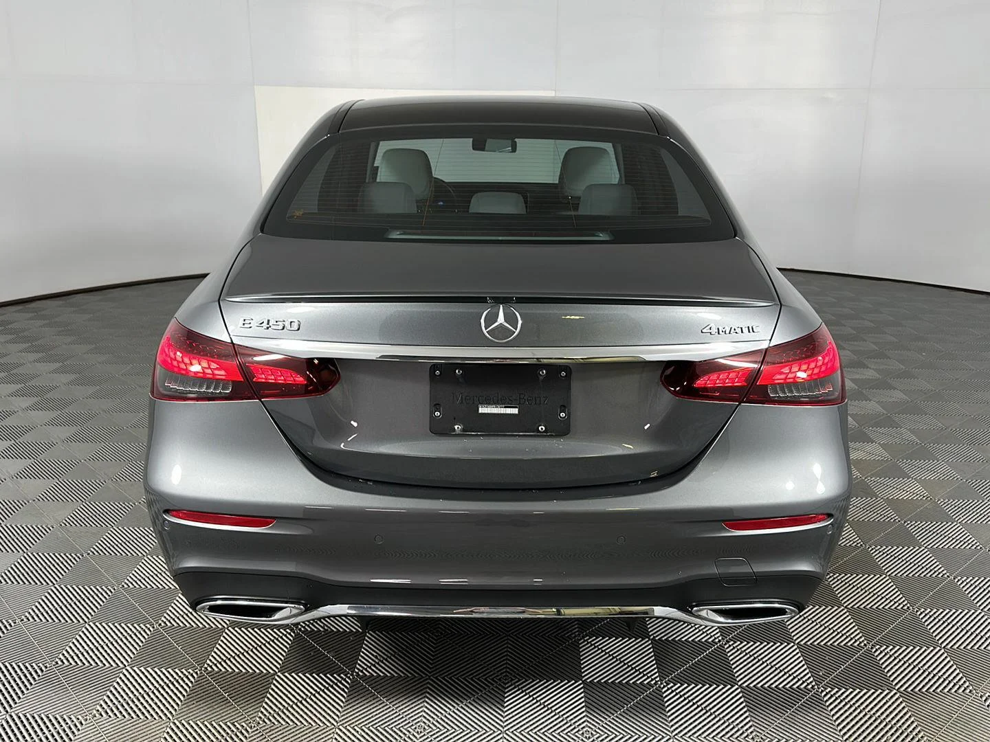 Used 2023 MANUFAKTUR Selenite Gray Magno Mercedes-Benz E 450 image 28