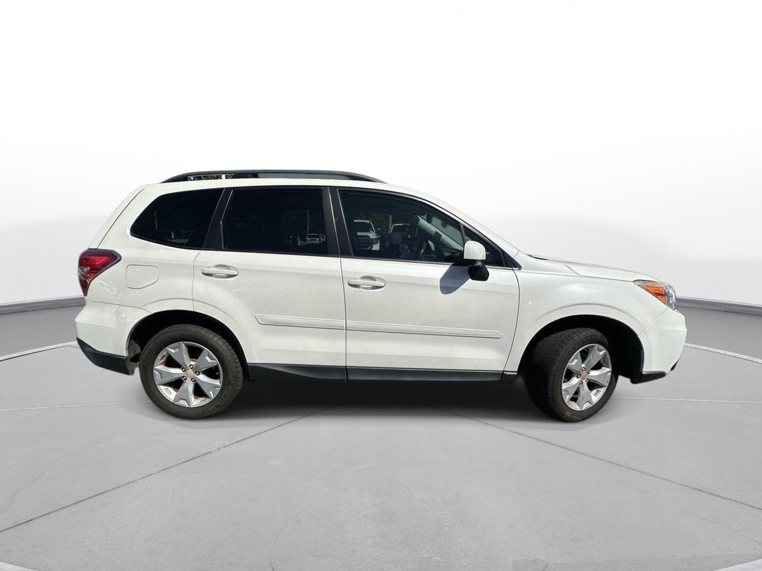 Used 2015 Satin White Pearl Subaru 2.5i Premium image 5