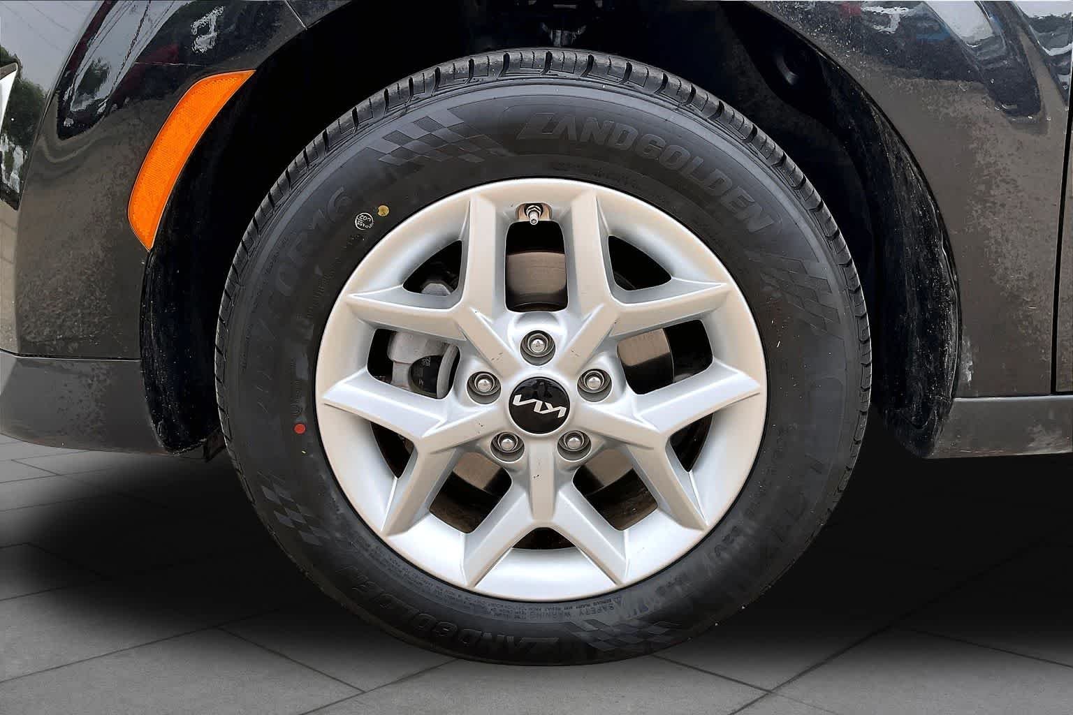Used 2024 Fusion Black Kia LX image 10