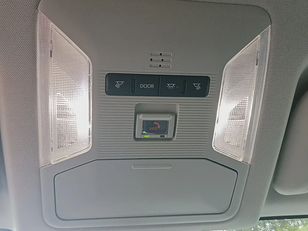 Used 2022 White Toyota LE image 24