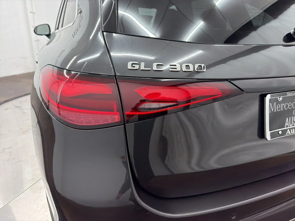 Used 2026 Gray Mercedes-Benz GLC 300 image 28