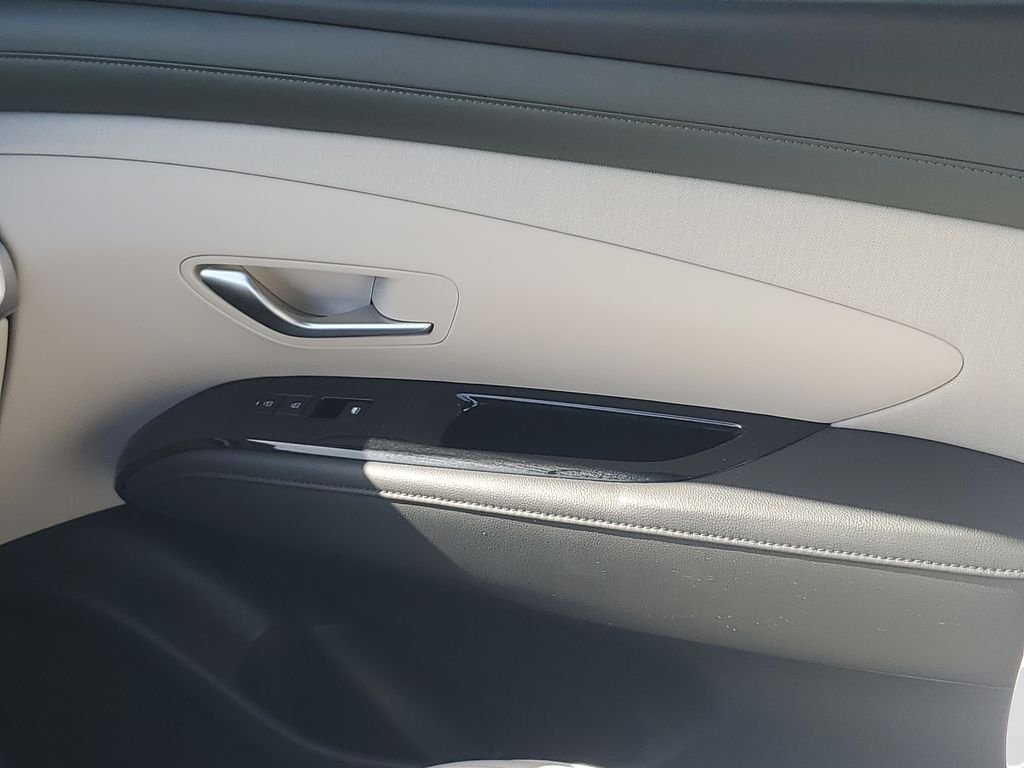2025 Hyundai Tucson Limited - Photo 13