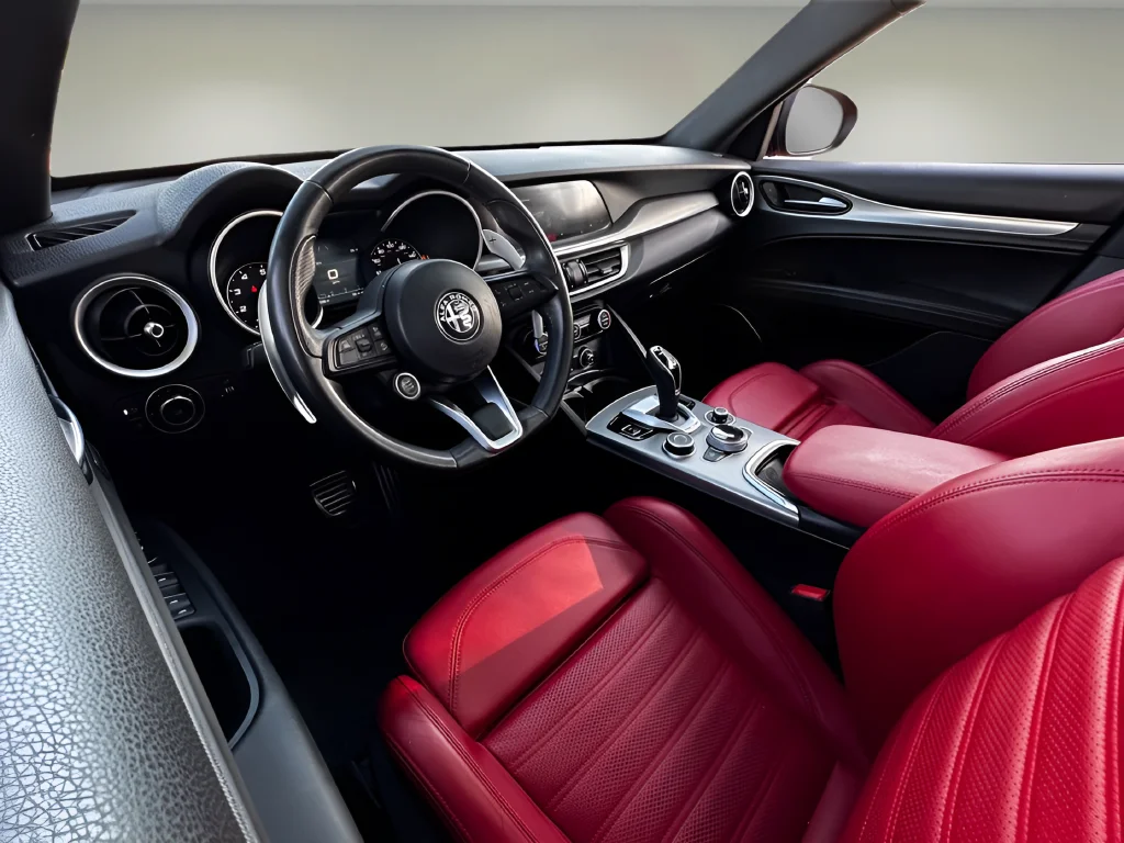 Used 2023 Red Alfa Romeo Veloce image 18