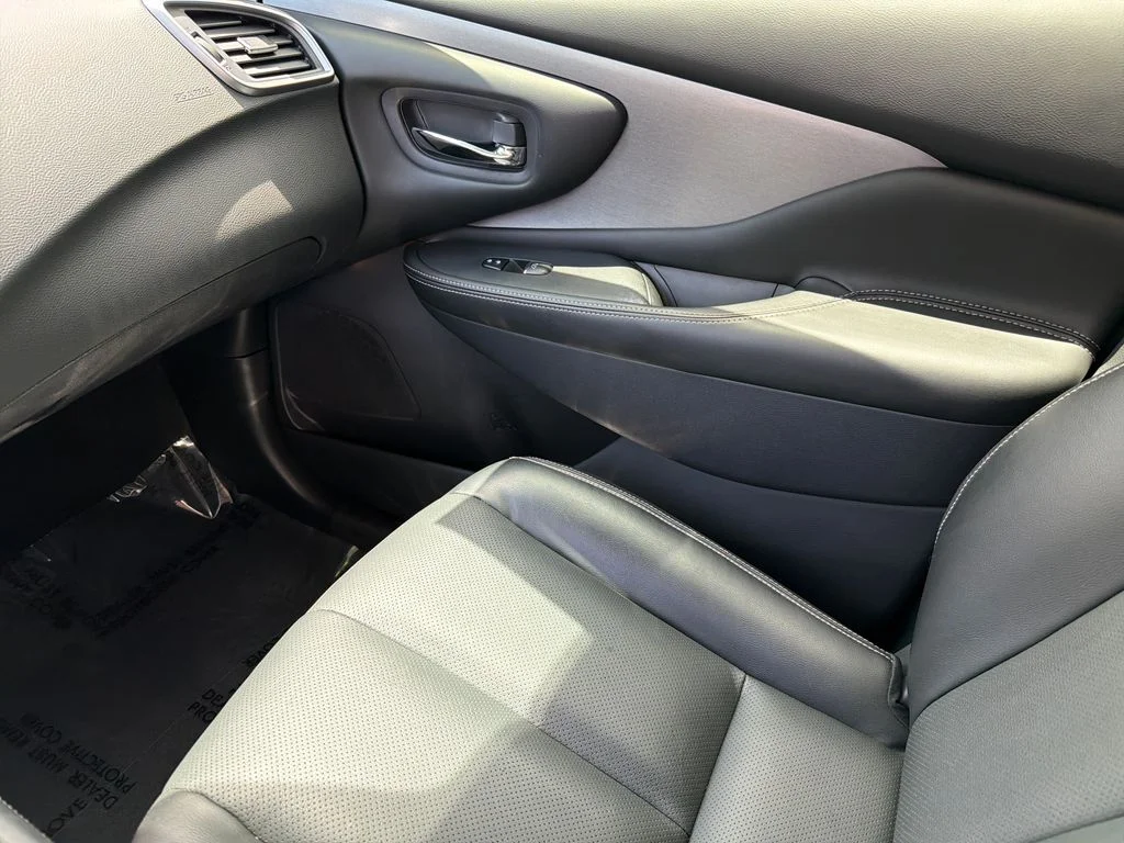 Used 2021 Gray Nissan SL image 31