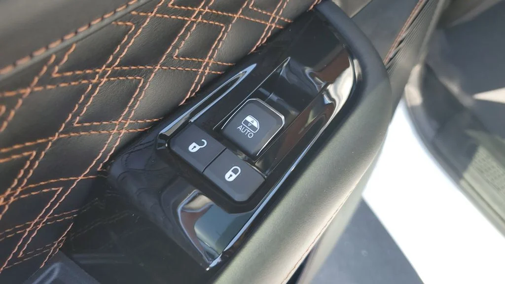 Used 2022 White Jeep Summit Reserve 4xe image 20