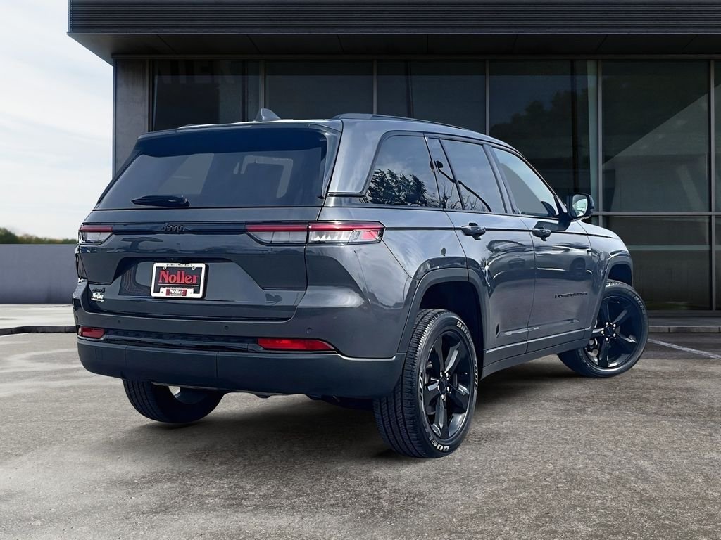 Used 2023 Jeep Grand Cherokee Altitude with VIN 1C4RJHAG3P8704509 for sale in Kansas City