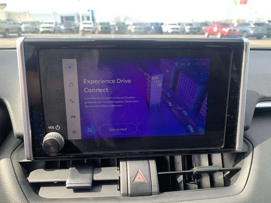 Used 2025 White Toyota XLE image 21