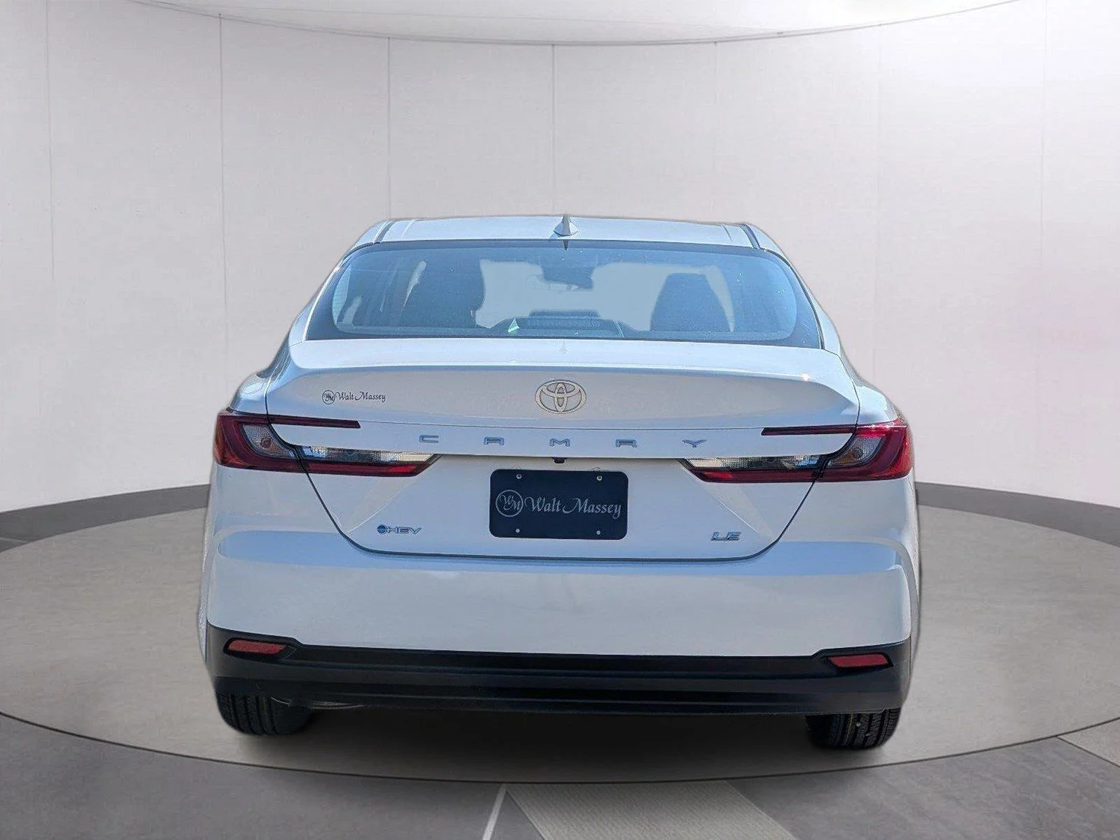 Used 2025 Ice Cap Toyota LE image 4