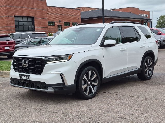 Used 2024  Honda Touring image 3