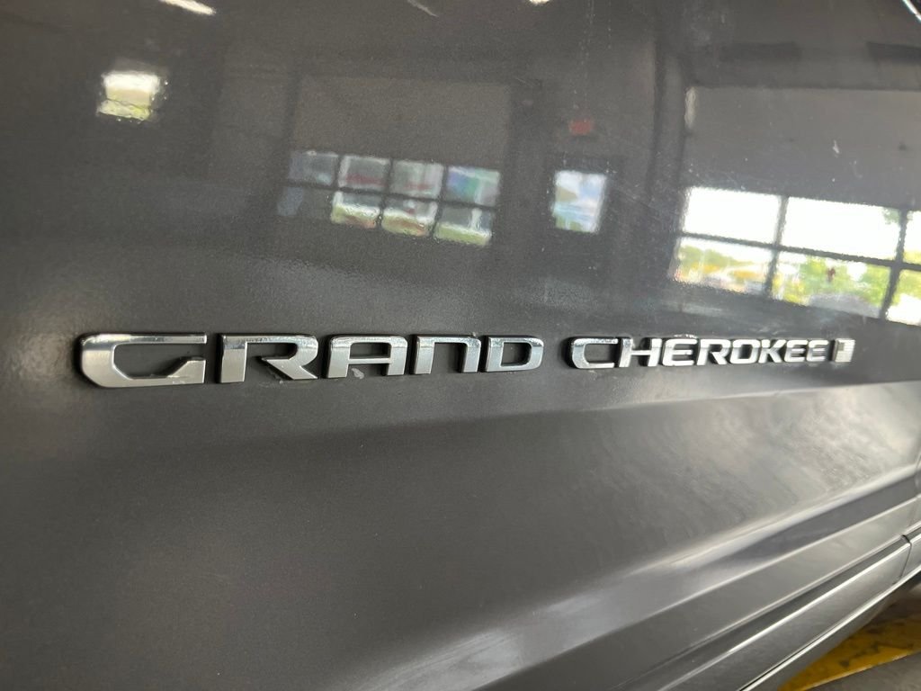 Used 2022 Gray Metallic Jeep Overland image 12