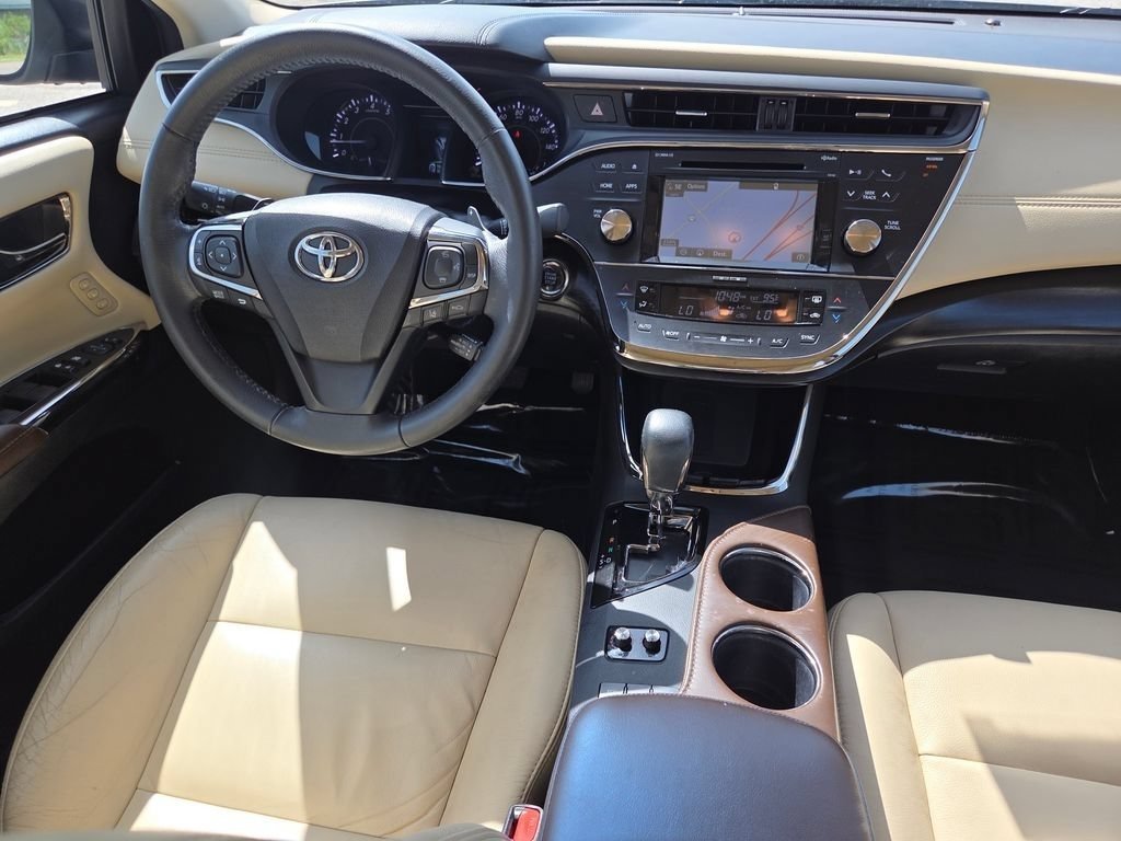 Certified Used 2018 Creme Brulee Toyota XLE Premium image 32