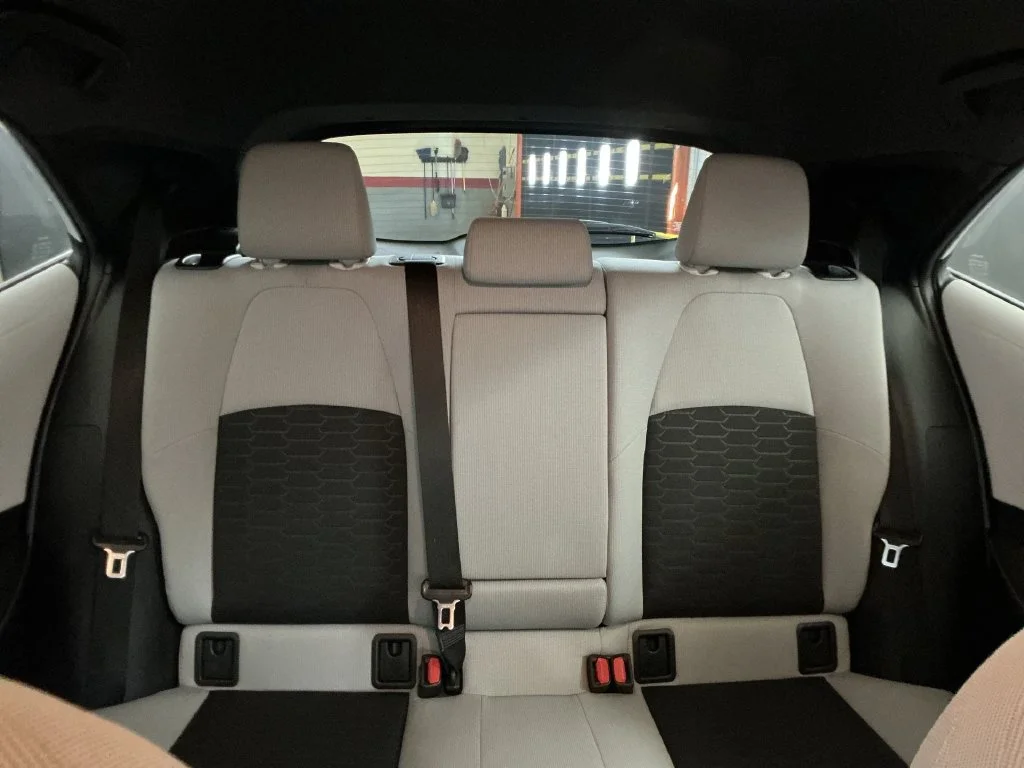 Used 2021 Wind Chill Pearl Toyota SE image 29