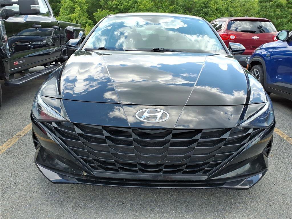 Used 2022 Phantom Black Hyundai SEL image 2