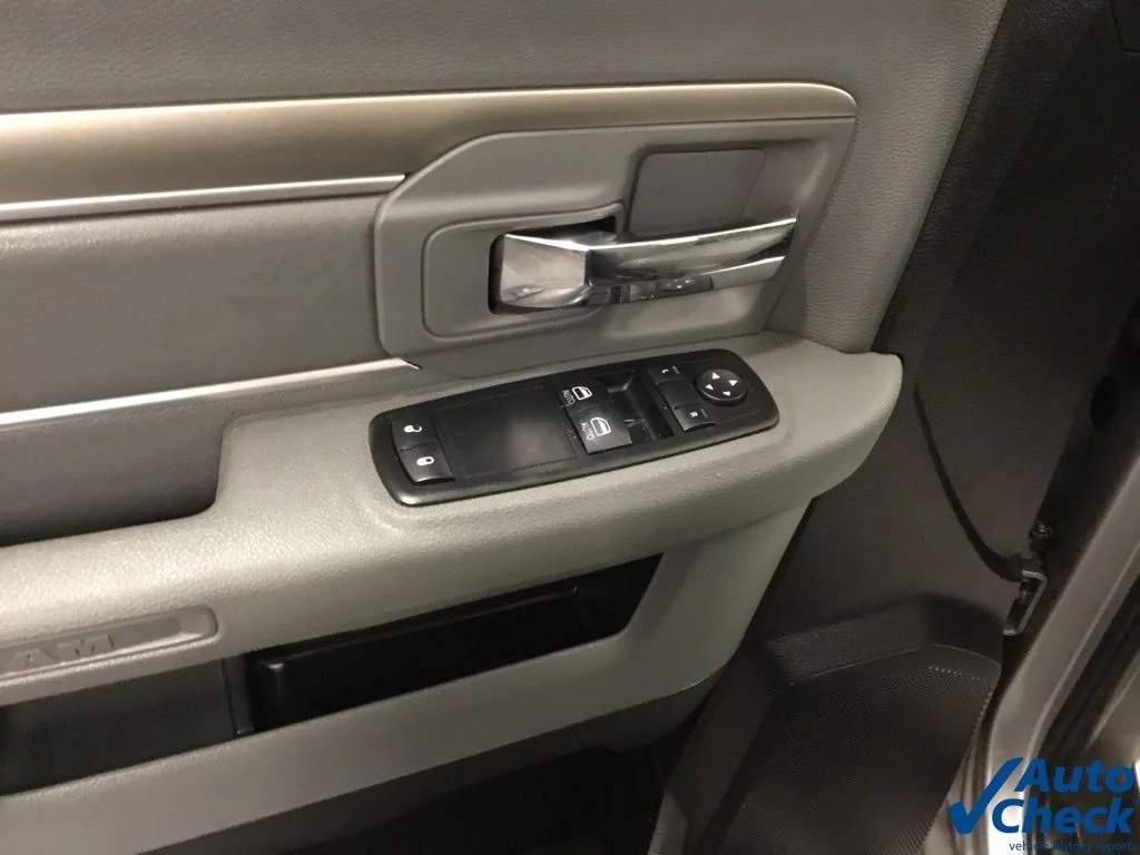 Used 2014 Silver Ram Tradesman image 22