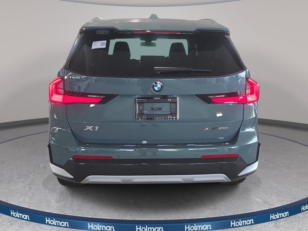 New 2026 Cape York Green Metallic BMW xDrive28i image 5