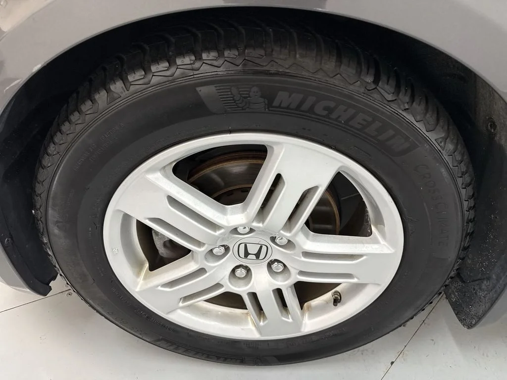 Used 2013 White Diamond Pearl Honda Touring Elite image 34