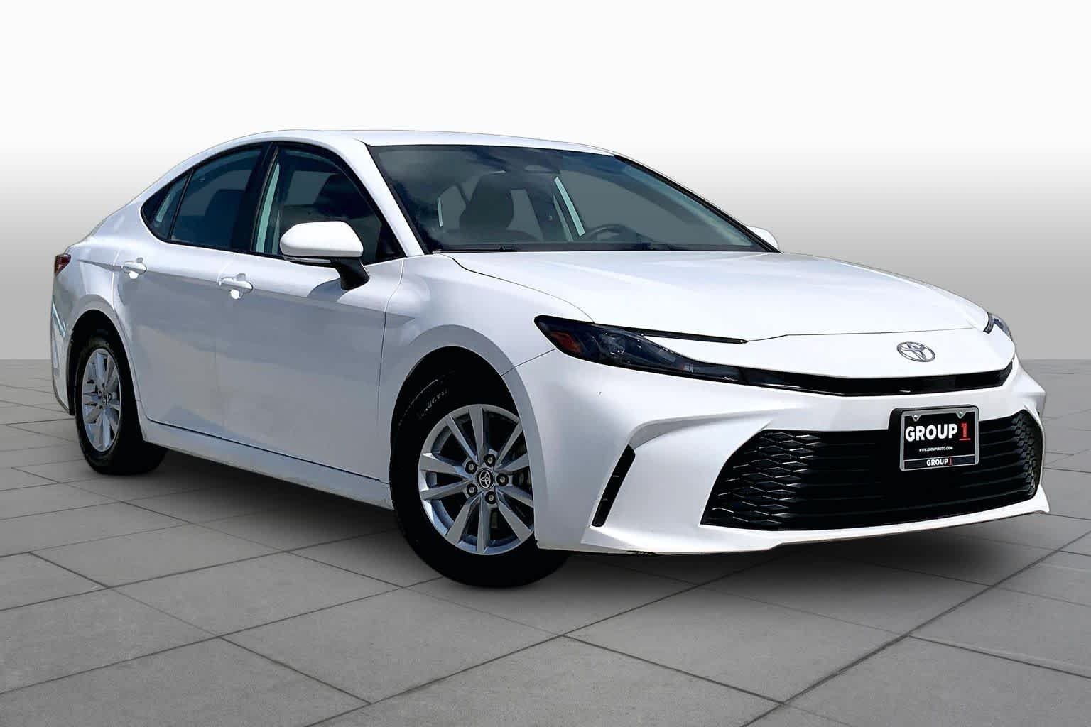 Used 2025 Ice Cap Toyota LE image 3