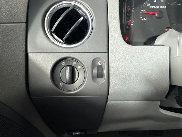Used 2005 Black Ford XLT image 19