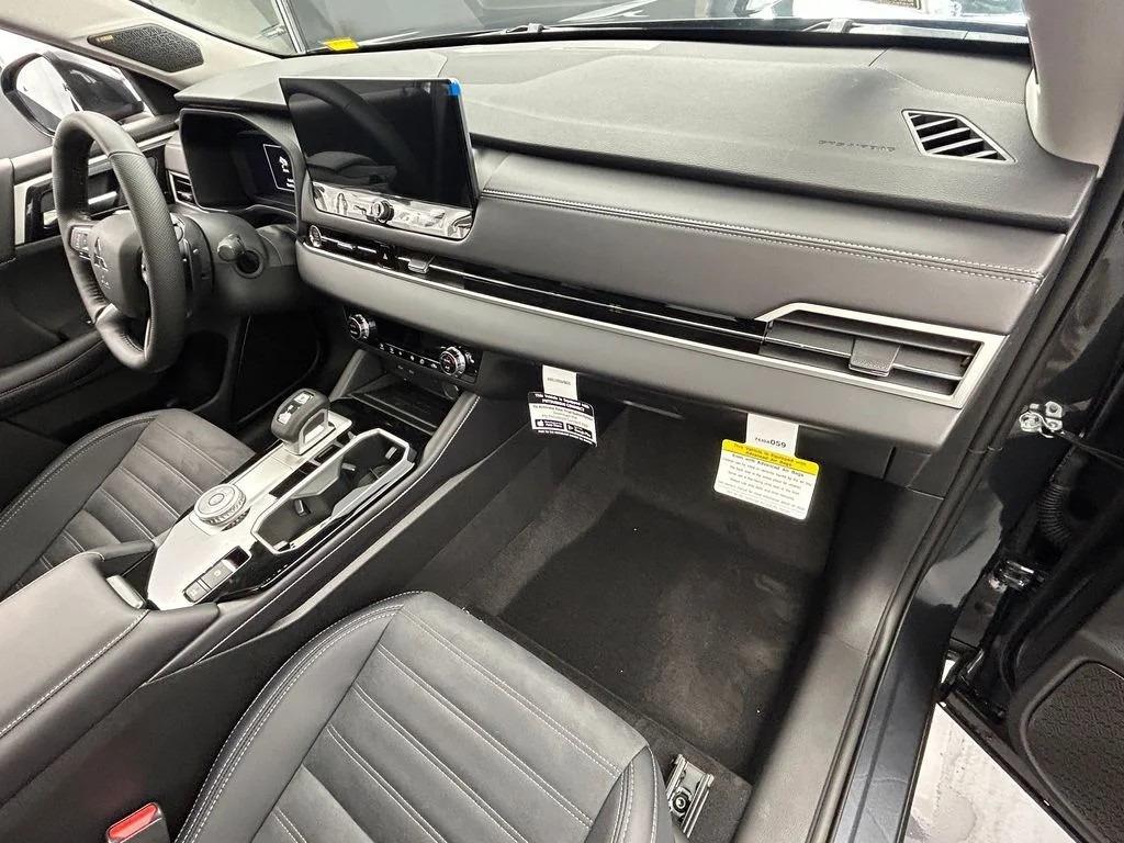 New 2026 Graphite Gray Mitsubishi SE 1.5T 2WD image 44