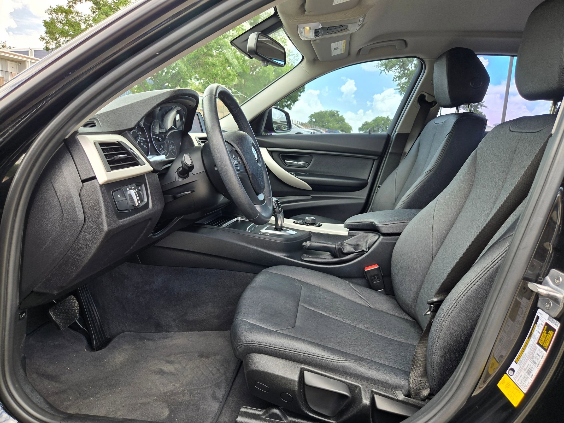 Used 2018 Black BMW 320i image 6