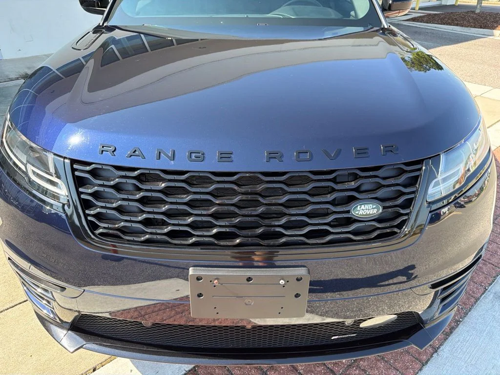 Used 2023 Blue Land Rover R-Dynamic S image 12