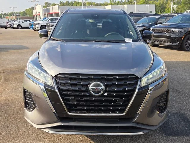 Used 2024 Gray Nissan SR image 2