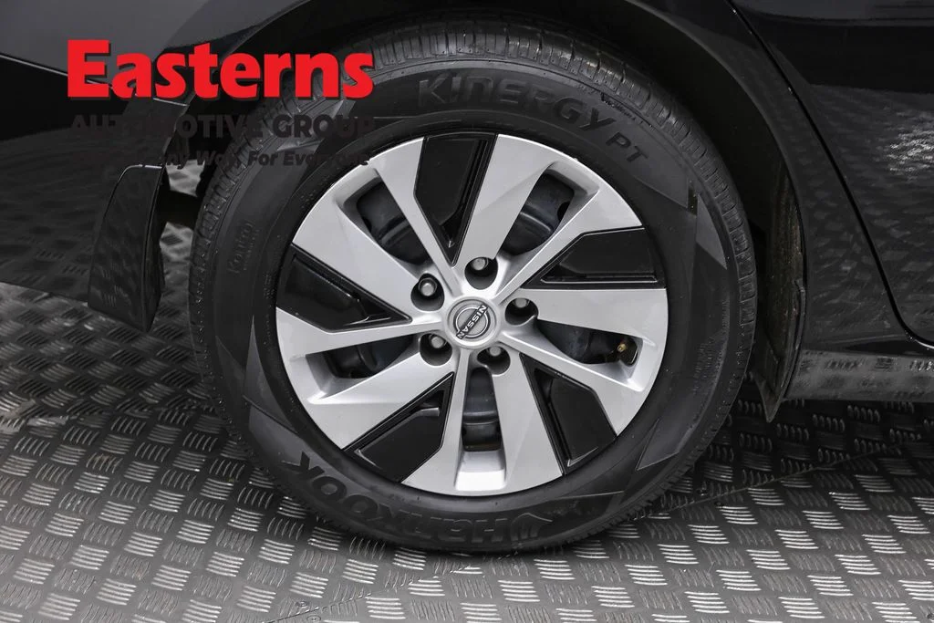 Used 2020 Black Nissan 2.5 S image 29