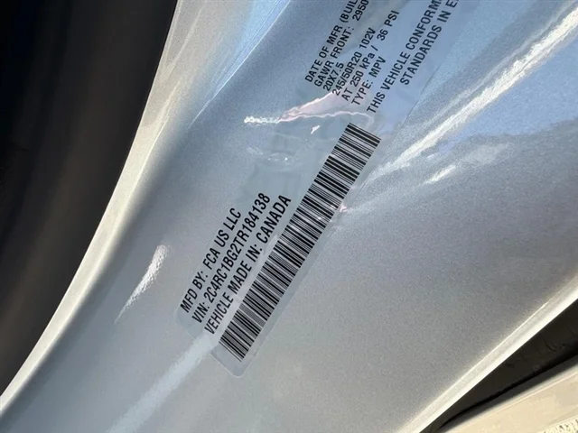 New 2026 Silver Mist Clear-Coat Exterior Paint Chrysler Select image 25