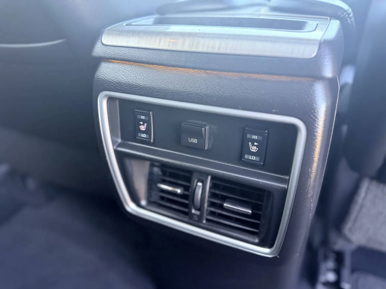 Used 2017 Gray Nissan Platinum 4dr SUV image 30