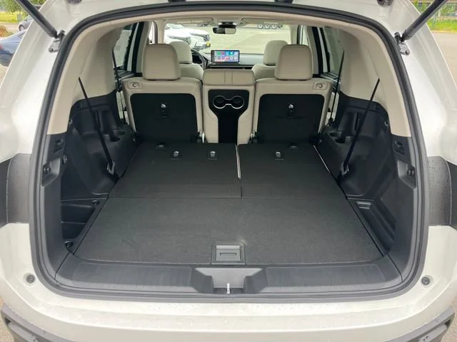 New 2026 Platinum White Honda Touring image 16
