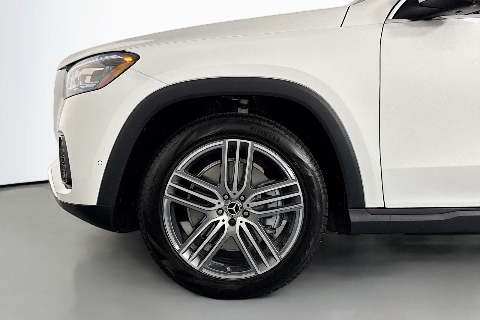 New 2026 Polar White Mercedes-Benz GLS 450 4MATIC® SUV image 10