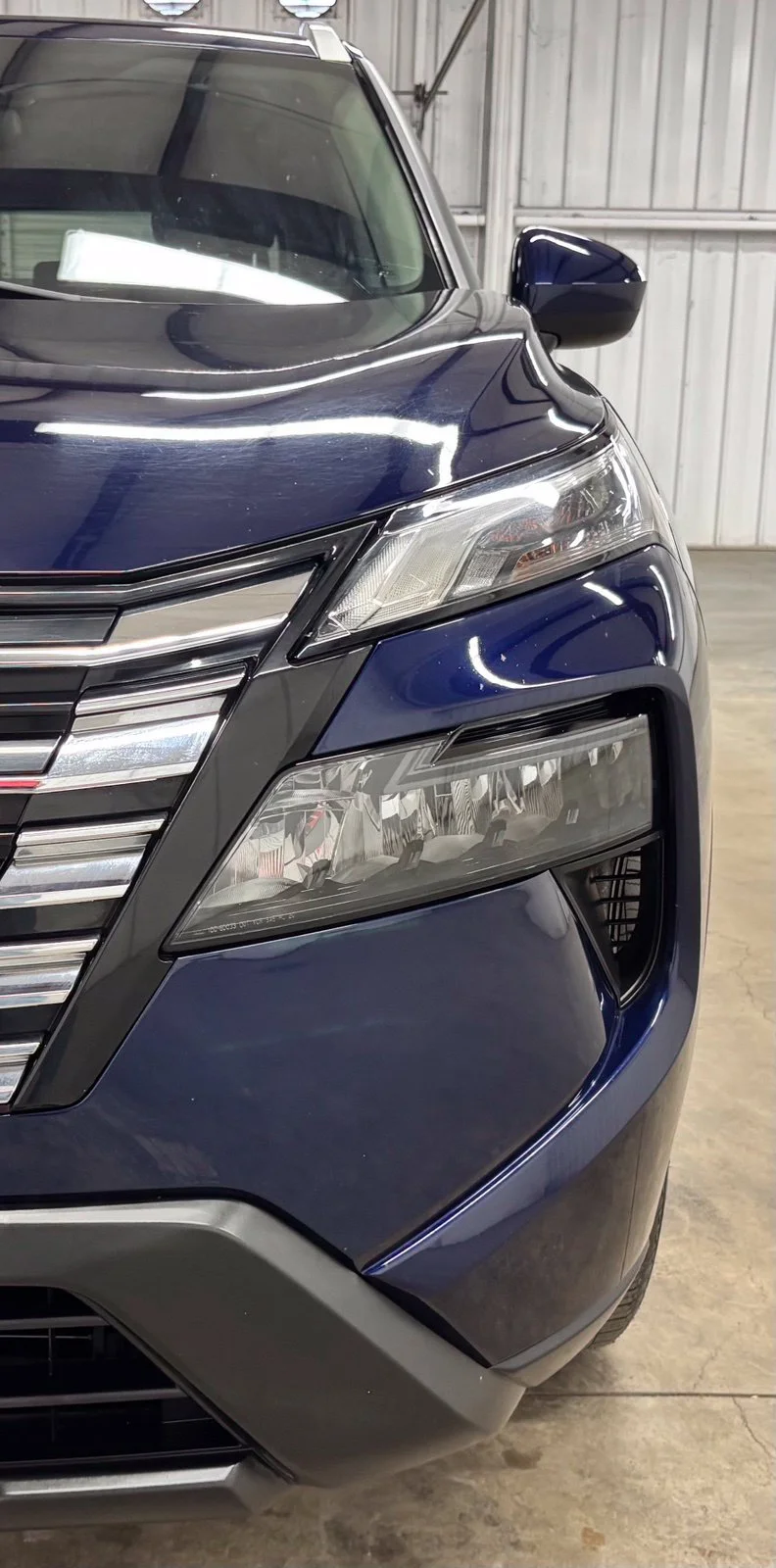 Used 2024 Blue Nissan SV image 9