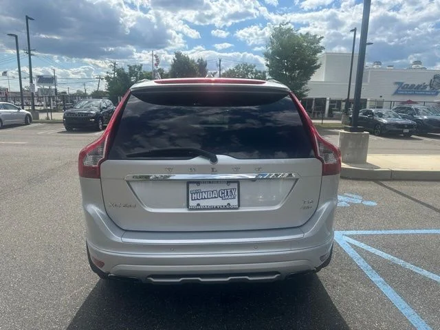 Used 2017 Bright Silver Metallic Volvo T6 Dynamic image 7