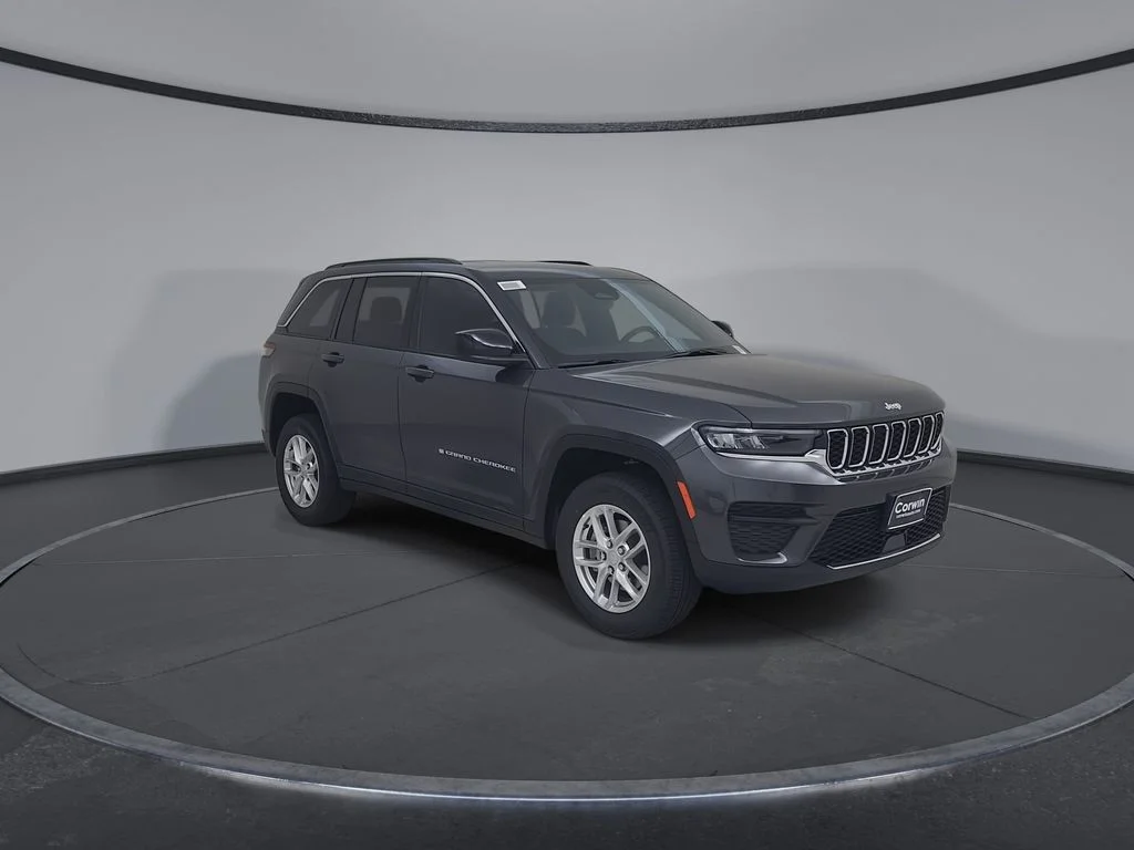 New 2026 Baltic Gray Metallic Clearcoat Jeep Laredo image 3