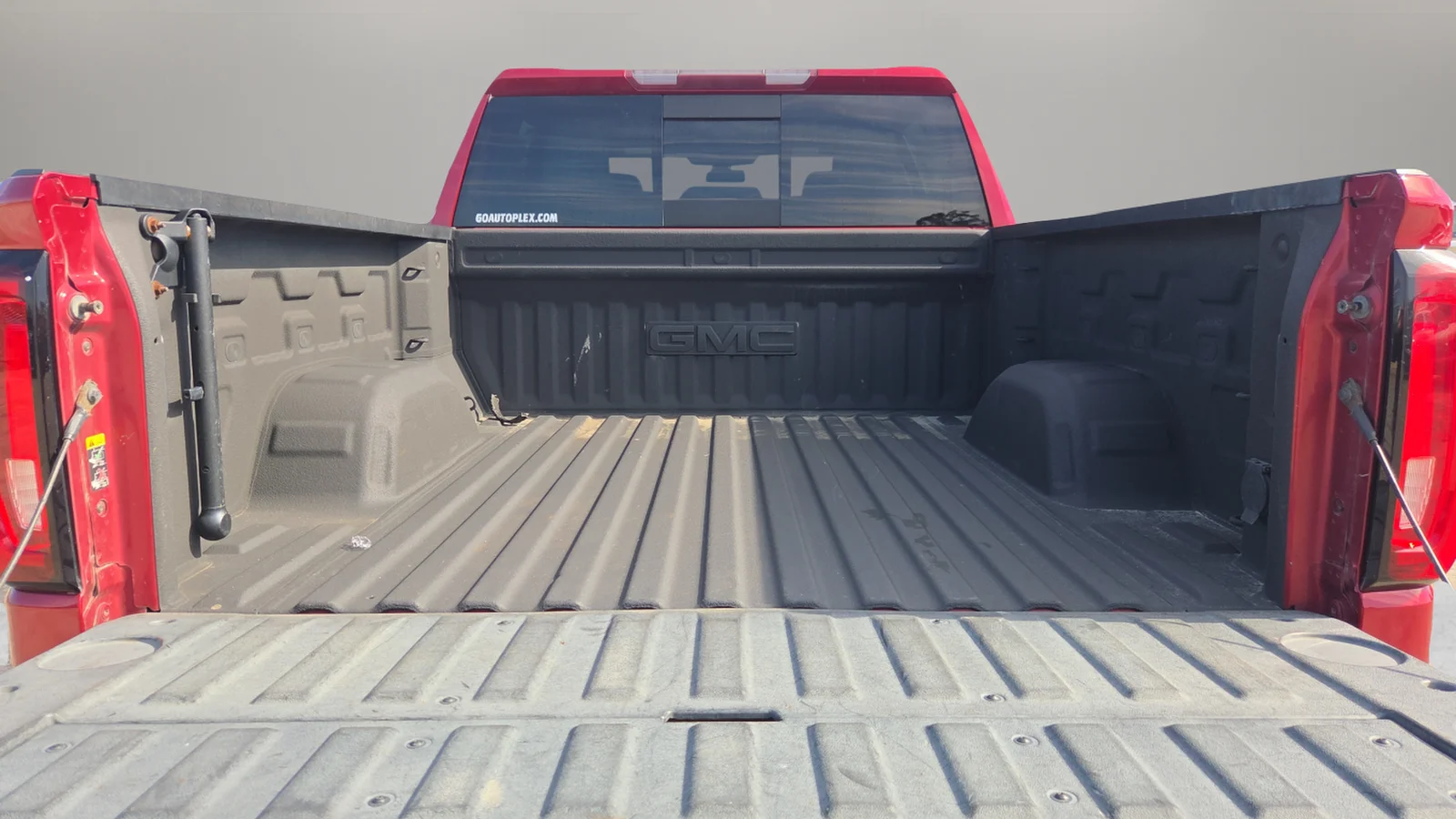 Used 2019 Red GMC SLT image 21