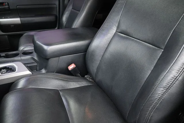 Used 2011 White Toyota Grade image 16
