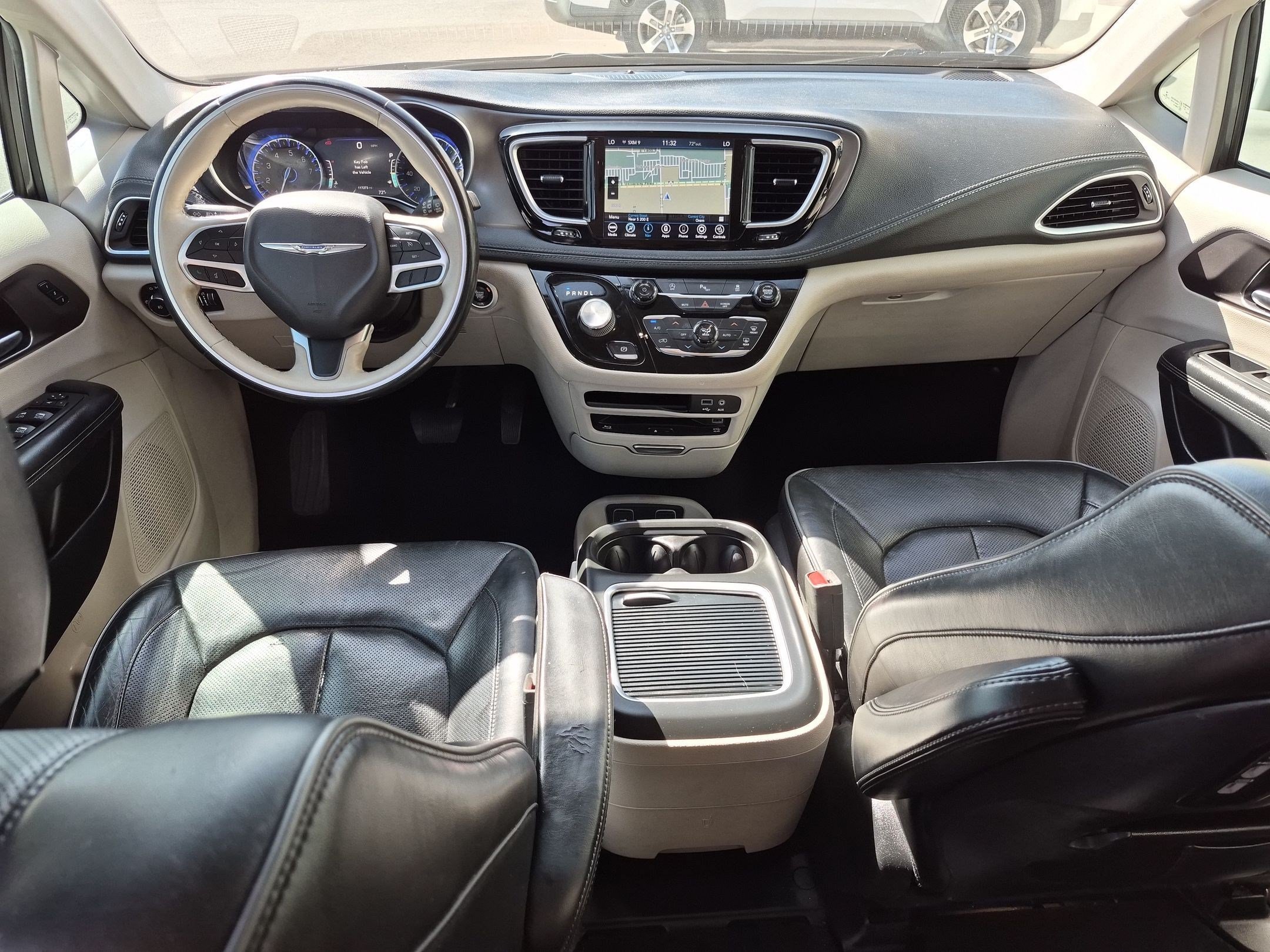 Used 2019 Granite Crystal Metallic Clearcoat Chrysler Limited image 27