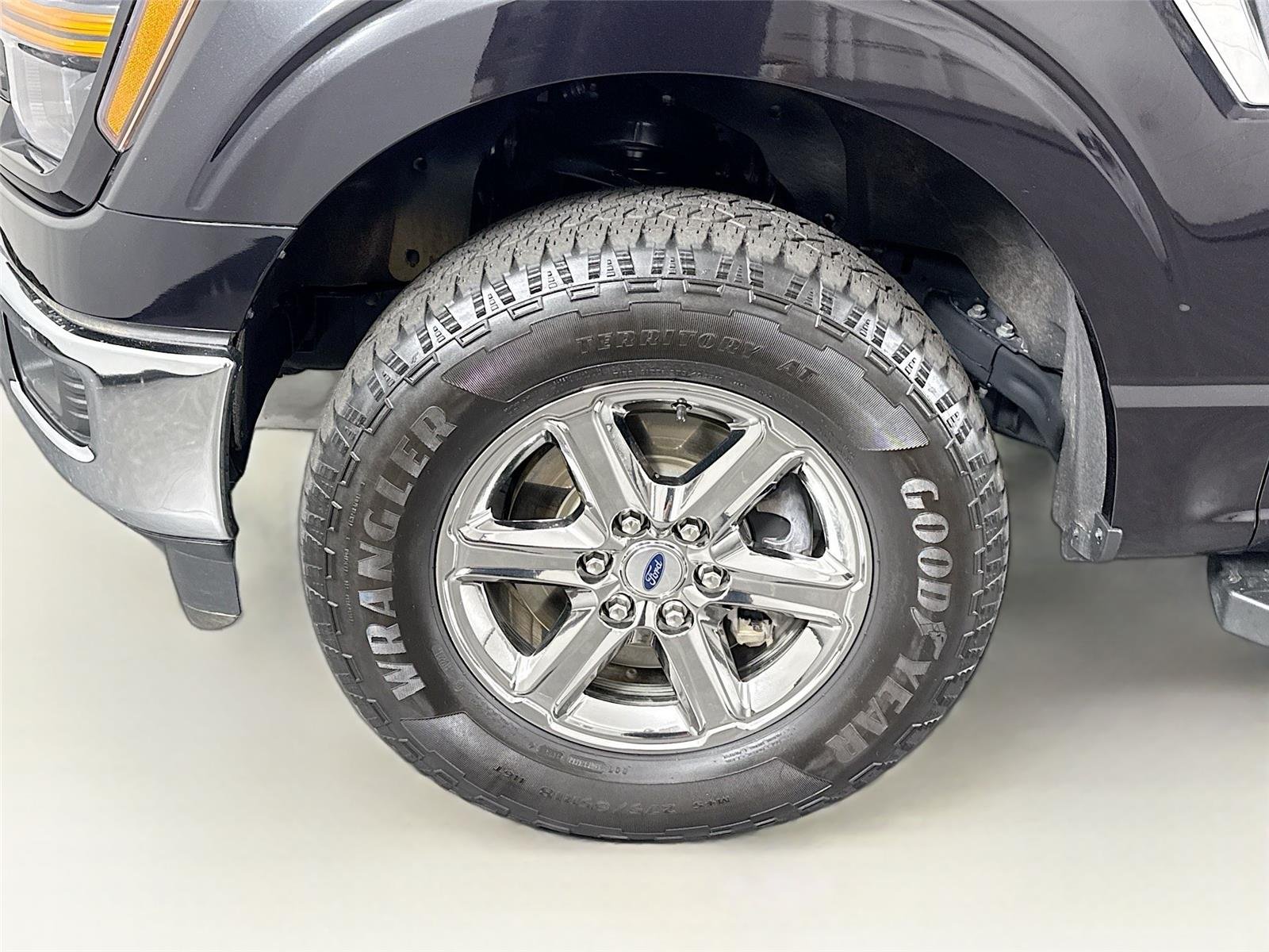 Used 2025 Agate Black Ford XLT image 38