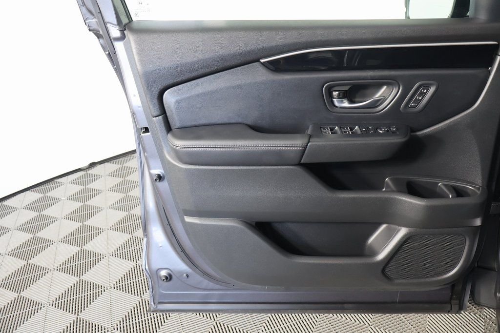 Used 2024 Modern Steel Metallic Honda EX-L image 12