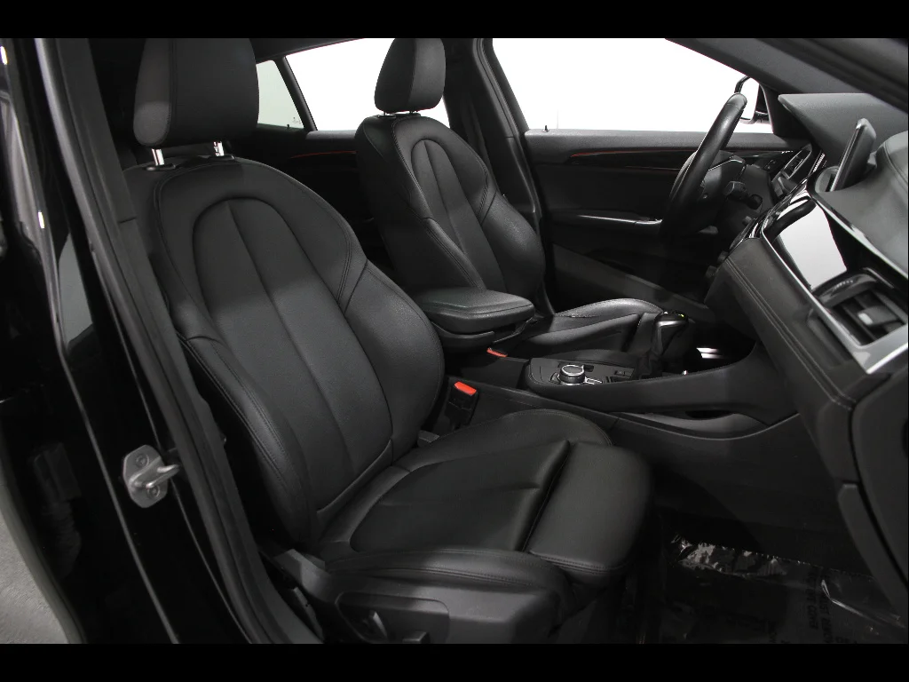 Used 2019 Black Sapphire Metallic BMW xDrive28i image 16