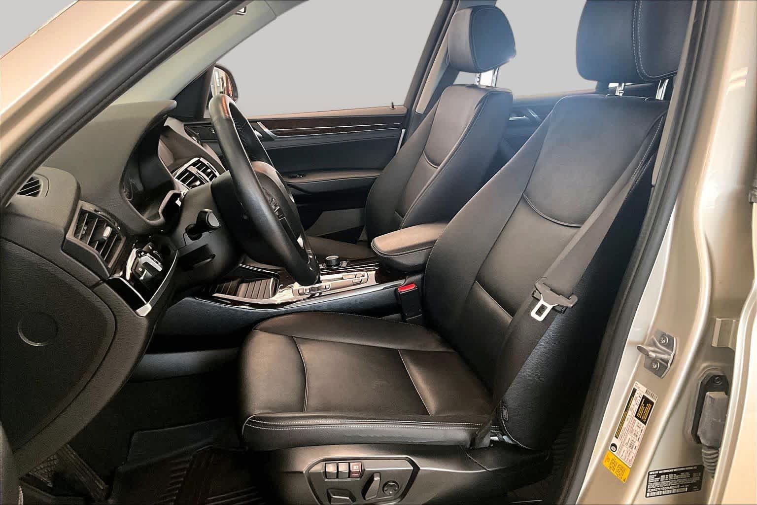 Used 2016 Mineral Silver Metallic BMW sDrive28i image 7