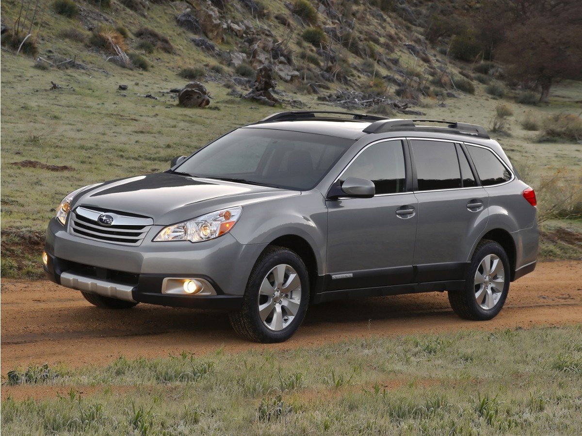 Used 2011 Graphite Gray Metallic Subaru 2.5i Premium image 1